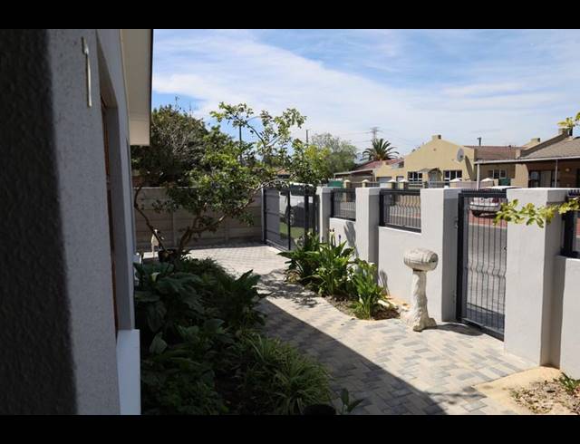 3 BEDROOM HOUSE FOR SALE IN EERSTERIVIER INDUSTRIA